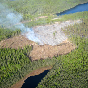 Kulotuksen sammumista seurataan seuraavaan sateeseen saakka. Kuva: Jari Leskinen