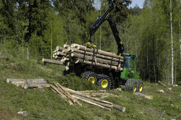 Metsätraktori. Kuva: Erkki Oksanen