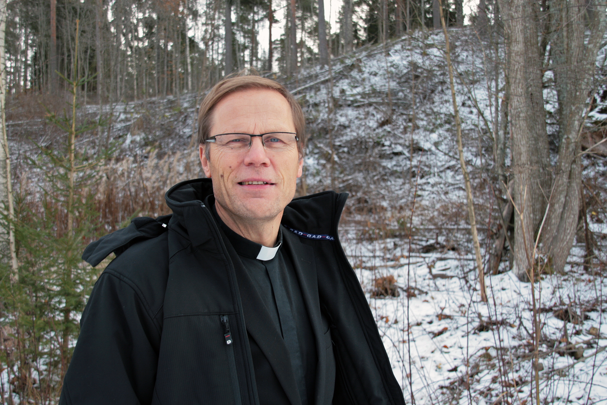 "The forest is particularly important for Finns. It is only natural to help asylum seekers to know the forest as a source of recreation, for example," says Pekka Valkeapää. Photo: Anna Kauppi