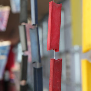 Aalto-yliopiston taiteiden ja suunnittelun Selluloosa ei ole vain harmaata massaa vaan värejä, muotoja ja rakenteita kuten Aalto yliopiston taiteiden ja muotoilun korkeakoululla järjestyssä näyttelyssä. Kuva: Anna Kauppi