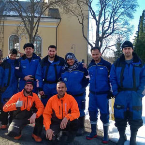 Turvapaikanhakijat metsuriopissa. Kuva: Vihdin seurakunta