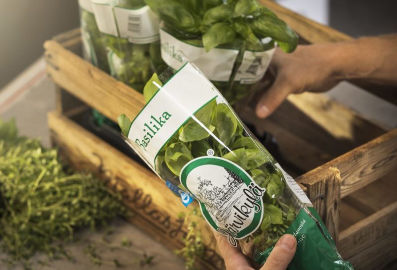 Woodly has previously initiated collaboration with Järvikylä, which sells leaf greens in pots. Photo: Woodly