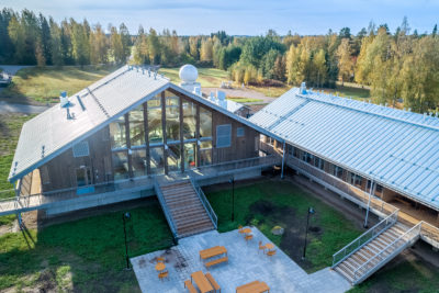 Hyytiälän uusi majoitus- ja ruokalarakennus Juupajoella.