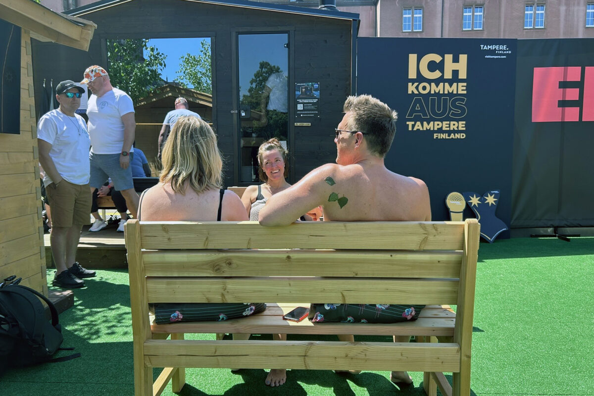Euroviisuihin viedyssä saunassa Sveitsin Baselissa on riittänyt saunojia. Kuva: Visit Tampere
