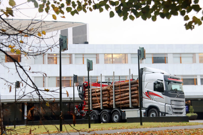 Biokaasurekka Finlandia-talon edessä. Kuva: Anna Kauppi