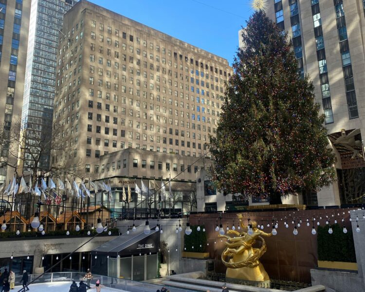 Rockefeller Center, New York, Yhdysvallat. Juuluisa joulukuusi. Kuva: Pixabay, Brialix Núñez: 