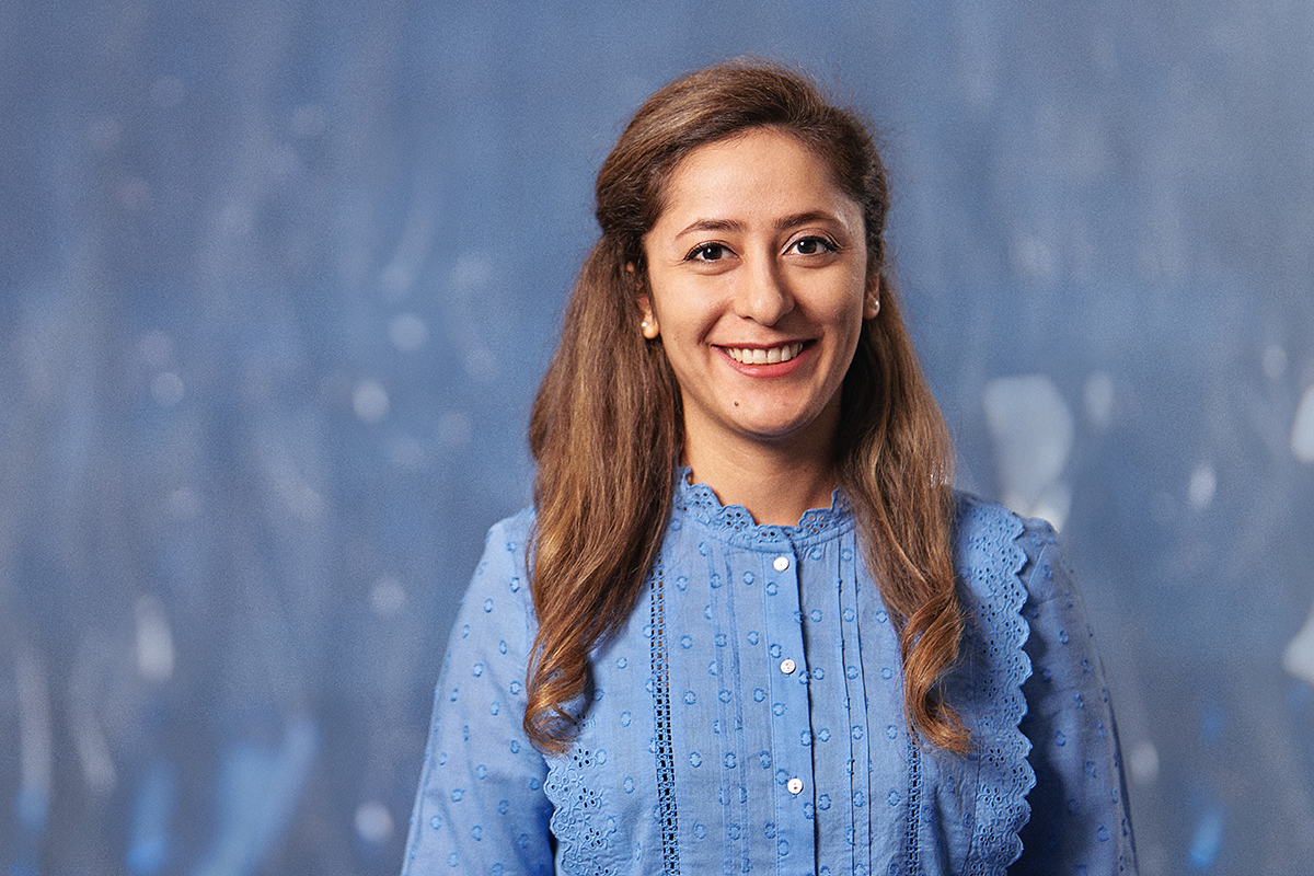 Mahdiyeh Mohammadzadeh, joka toteutti väitöskirjatyönsä osana Suomen Akatemian ja Euroopan komission Horizon 2020 AquaticPollutants -ohjelman rahoittamaa REWA-hanketta. Kuva Oulun yliopisto