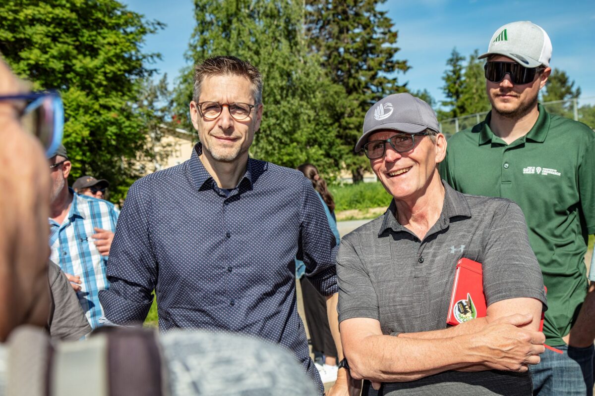 Associate Dean Dominik Röser (left) from the Faculty of Forestry and Environmental Stewardship at the University of British Columbia and forestry consultant Ken Day (front right) coordinated the Canadian study tour. Photo: Harri Mäenpää/Studio Korento
